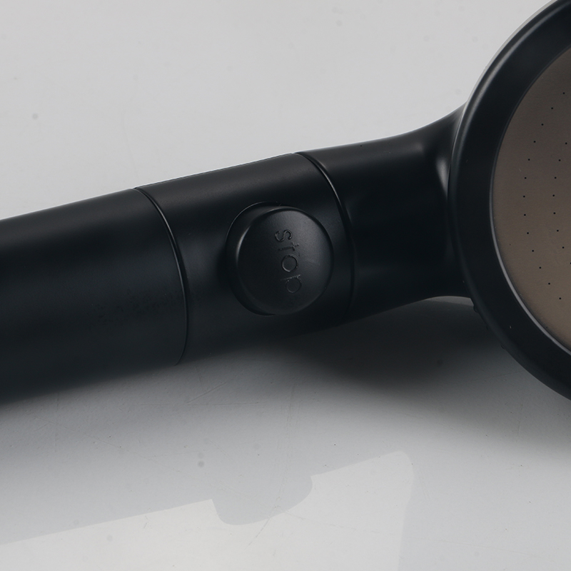 Japansk svart duschmunstycke